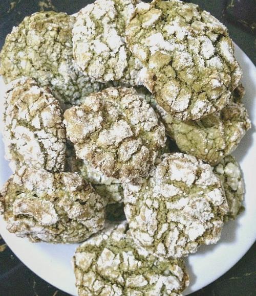Fudgy Green Tea Matcha Crinkles
