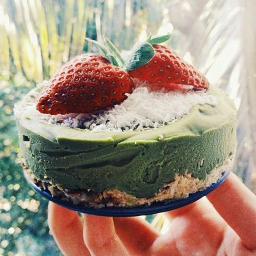 Vegan Raw Matcha Green Tea Lime Cake