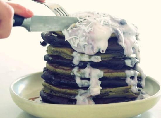 Oil-free Lime Matcha + Brownie Pancakes