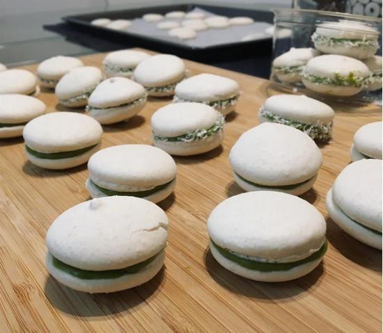 French-styled Matcha Tea Vegan Macarons