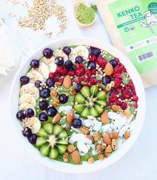 Vegan Matcha Avocado Smoothie Bowl